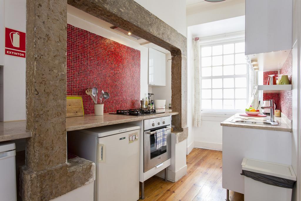 Joivy Classic 3br With Workspace In Chiado, 2mins From Baixa-chiado Subway Appartement Lisboa